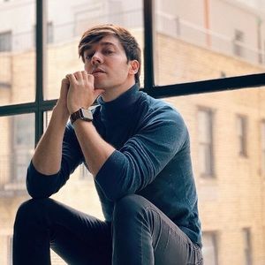 Meet your Posher, César